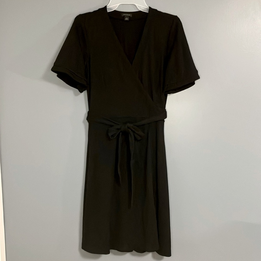 ANN TAYLOR Women Size 6 Black real Wrap Mini Dress Short Sleeve V-Neck Stretch